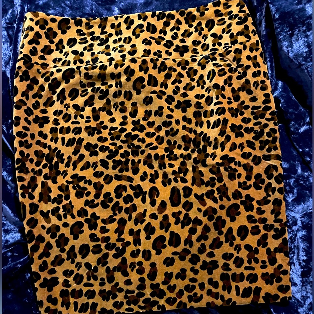 Suzanne Summers Leopard Skirt